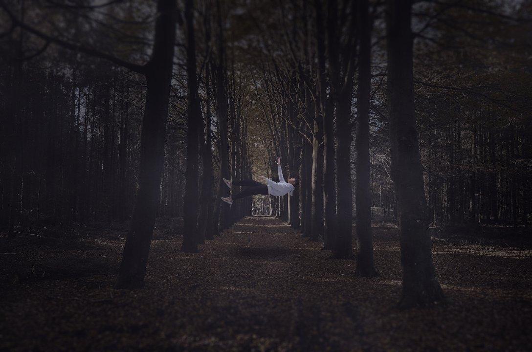 龙地逃生