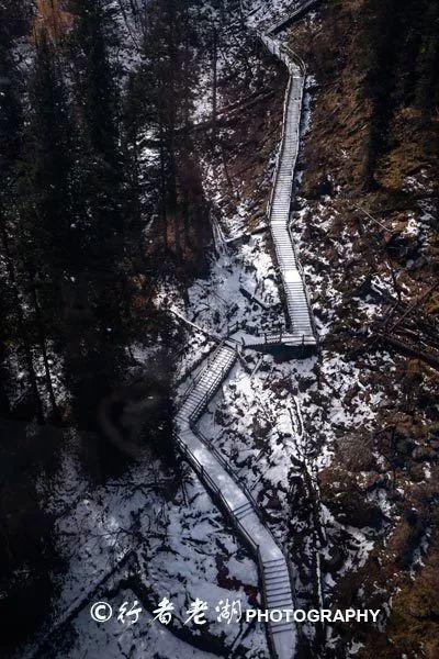 室友她们总是买名牌，在寝室议论名牌，是因为她们觉得不穿名牌就拿不出手吗？？游戏画面
