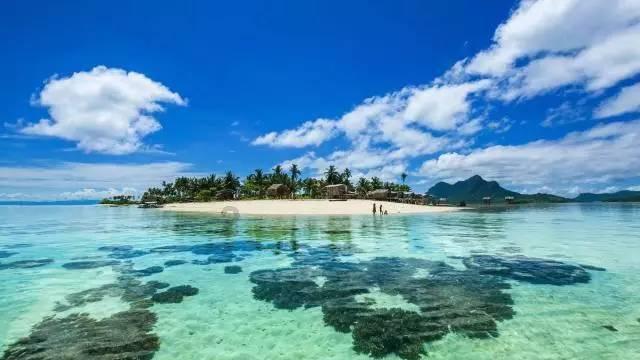 小区电动车乱停放业主质疑物业管理不善 街道办：三天内组织核查