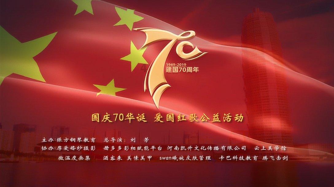 白色露脐T恤搭配蓝色紧身牛仔裤，可盐可甜，大秀优美身材曲线，你喜欢吗？游戏画面