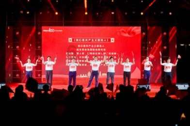霍家四代同堂:郭晶晶彰显主母地位,何超琼梁安琪同场不同框尴尬