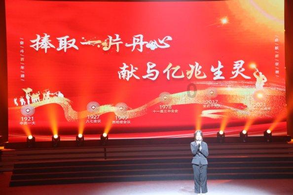 史铁生:21岁因风寒坐轮椅,47岁被诊出尿毒症,临终捐献遗体