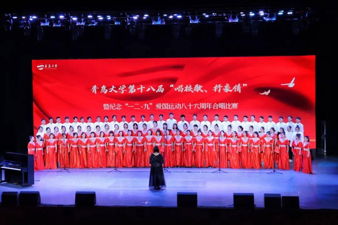迷路的可爱男孩