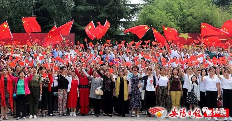@上班族看过来！长期久坐不动，不妨试试这几个动作锻炼一下！