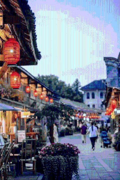 云南曲靖麒麟区:缤纷年货传递浓浓年味儿