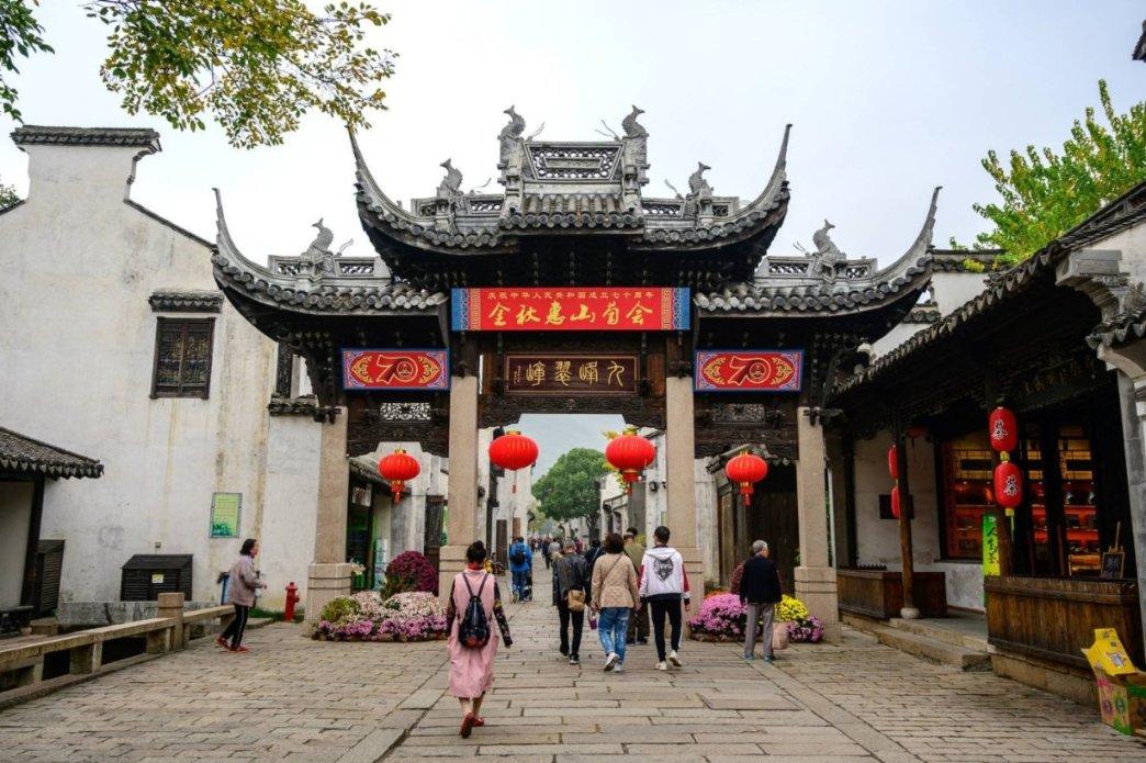 郭晶晶夫妇的7000万捐款,诠释什么才是真正的豪门作派