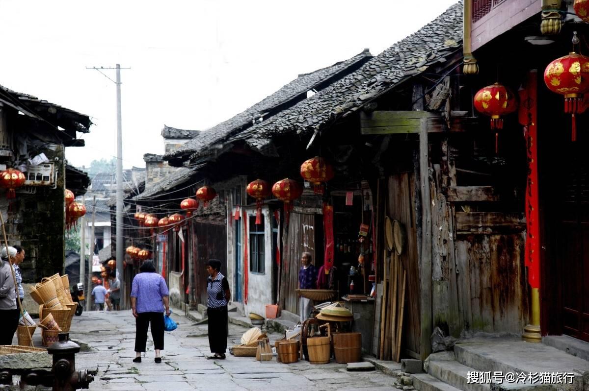 双拳难敌四手，恶虎擒不住群狼，好汉架不住人多的真正含义是什么？该如何理解？