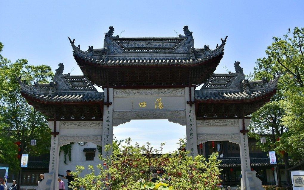 《穿过寒冬拥抱你》里面的爷爷奶奶好甜，他们之间是如何相处的？